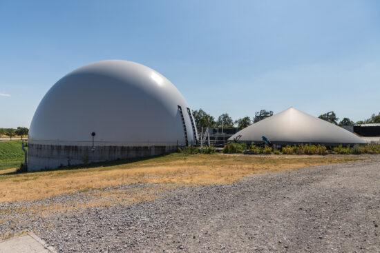 Alternative Energieerzeugung  – Aus Mist, Gülle und Mais wird Strom