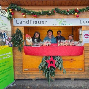 Adventsgebäckverkauf auf dem Wochenmarkt in Leonberg