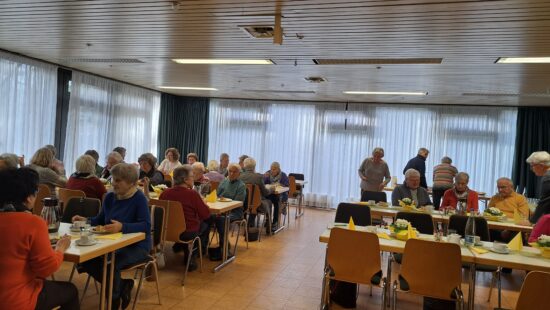 Kaffenachmittag mit Mundartvortrag in Maichingen