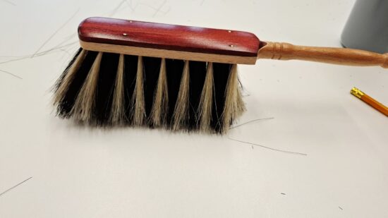 Wir fertigen jeder seinen eigen Handfeger